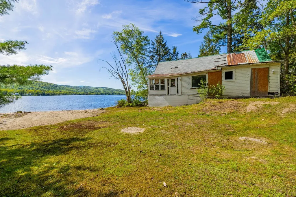 416 Shaker Boulevard Enfield NH 03748