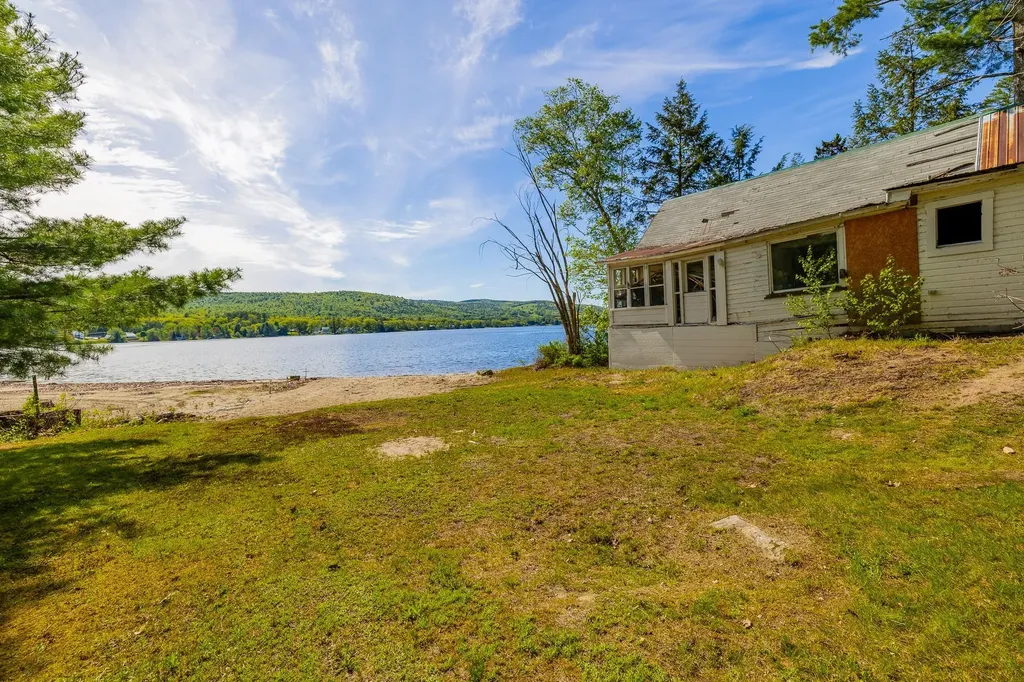416 Shaker Boulevard Enfield NH 03748