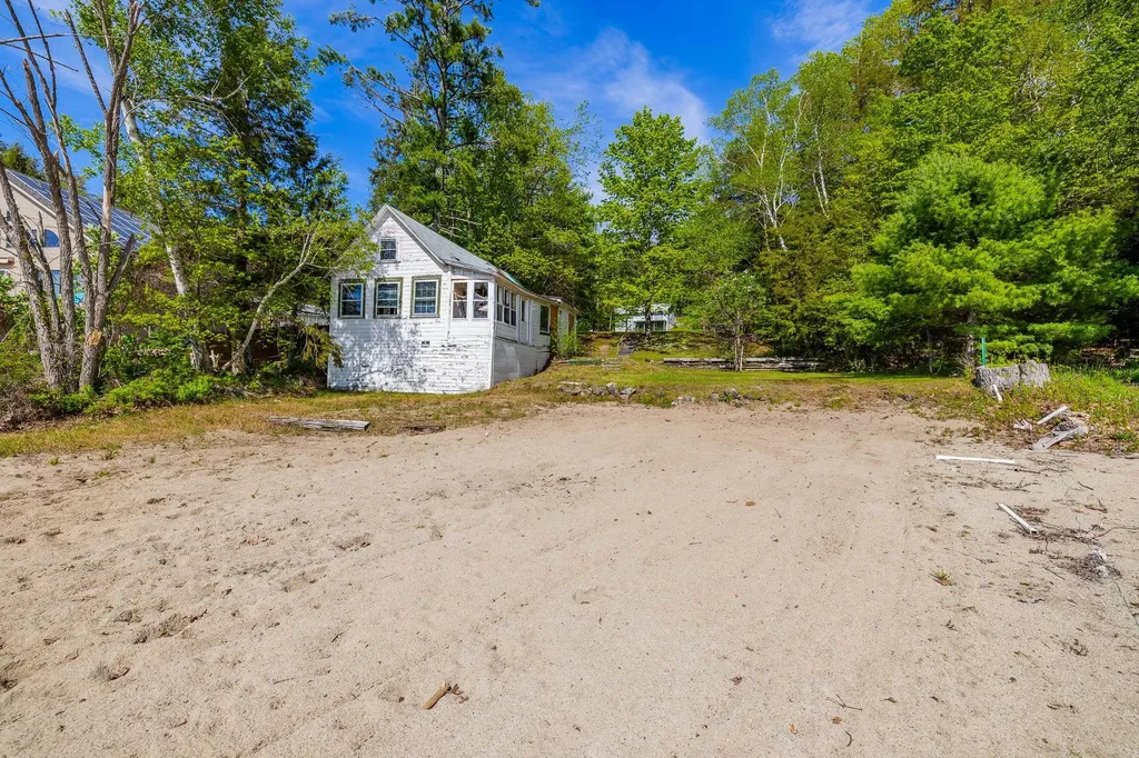 416 Shaker Boulevard Enfield NH 03748