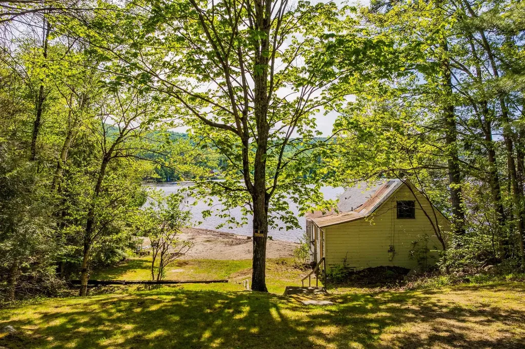 416 Shaker Boulevard Enfield NH 03748