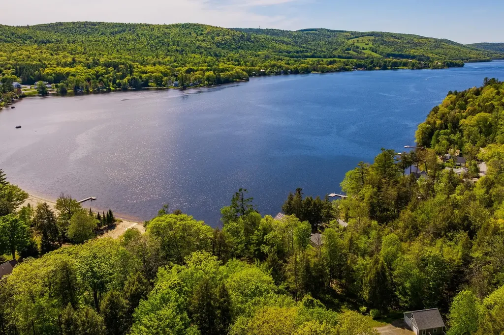 416 Shaker Boulevard Enfield NH 03748