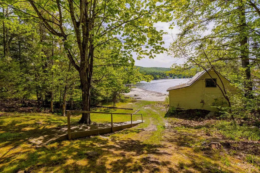 416 Shaker Boulevard Enfield NH 03748