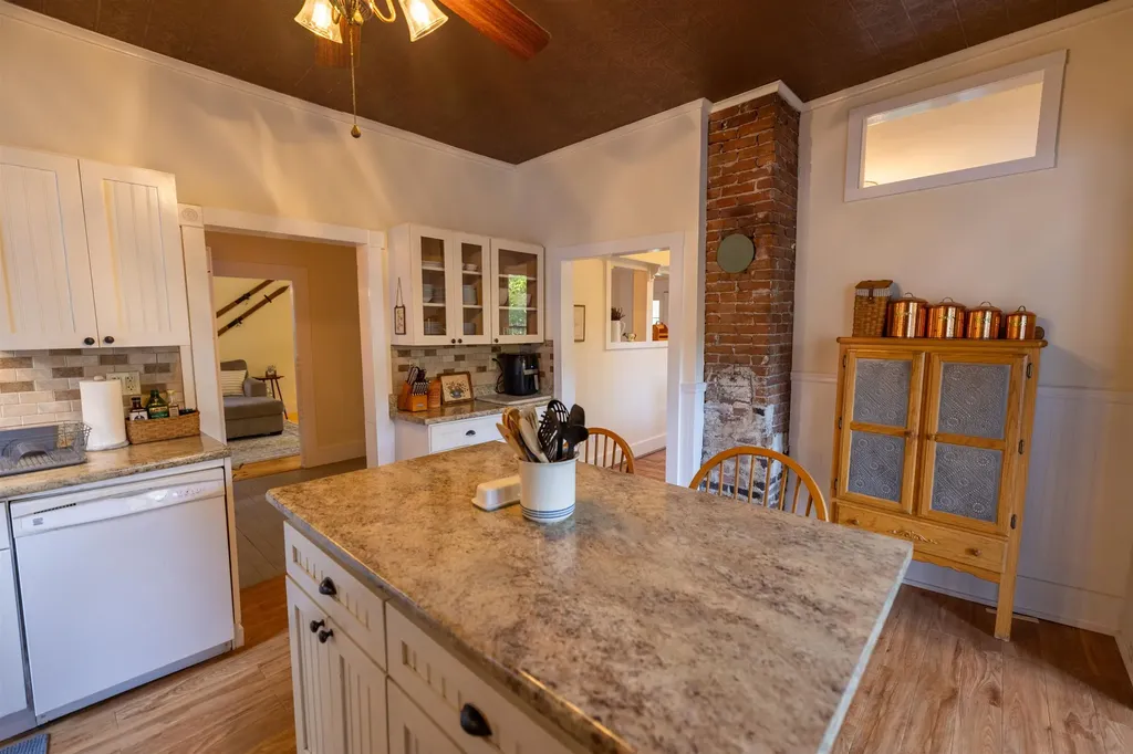 3 Plaisted Road Campton NH 03223