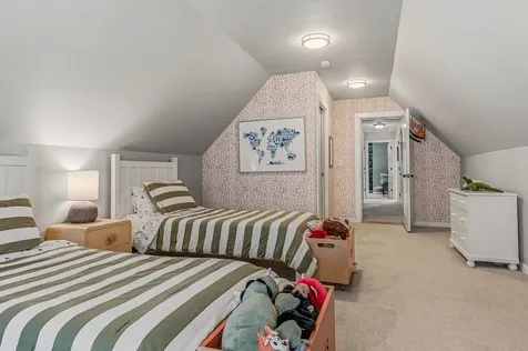 28 Laurel Court Portsmouth NH 03801
