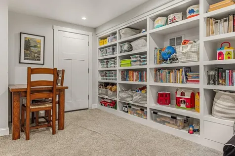 28 Laurel Court Portsmouth NH 03801