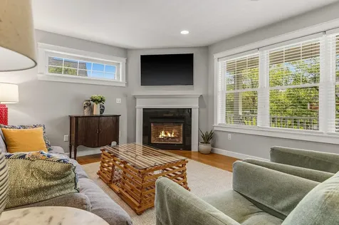 28 Laurel Court Portsmouth NH 03801