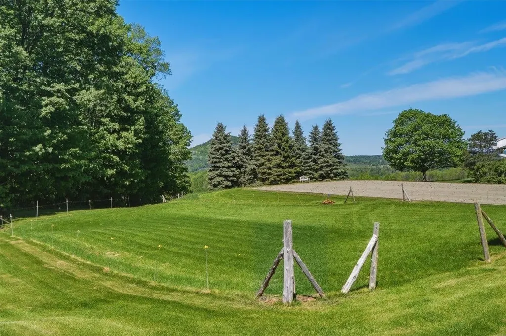 53 Rollin Irish Road Milton VT 05468