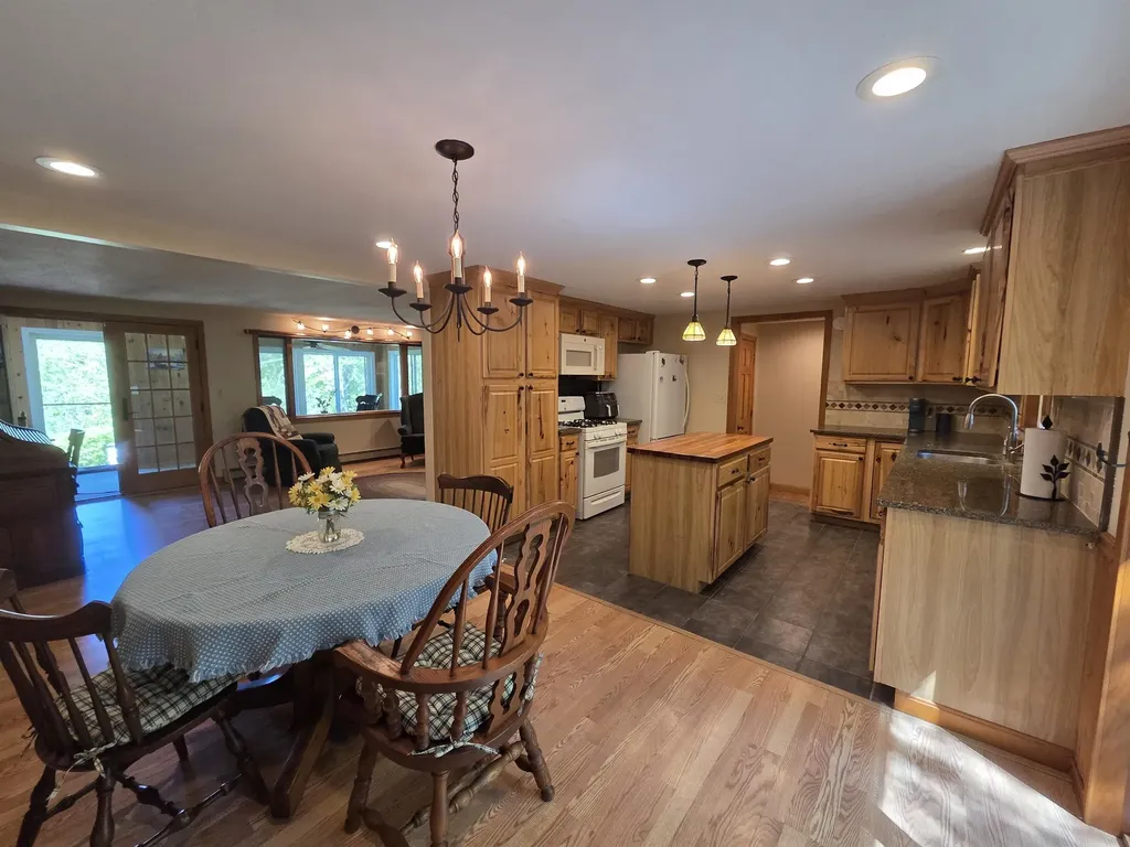 17 Kolbe Lane Enfield NH 03748