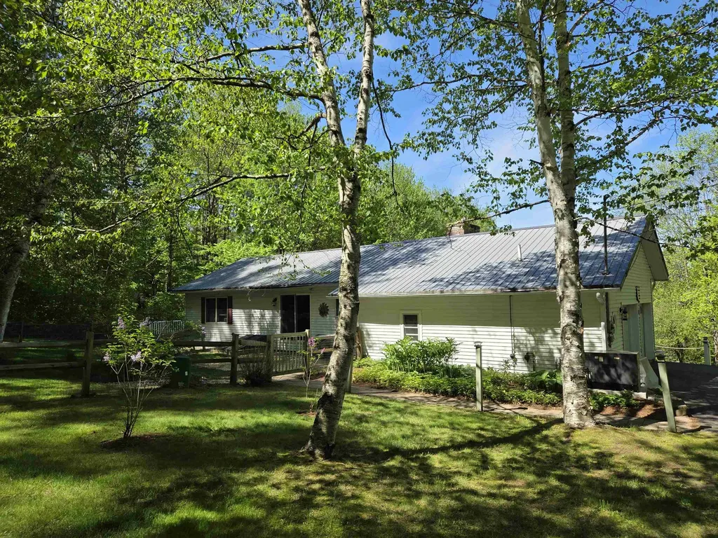 17 Kolbe Lane Enfield NH 03748