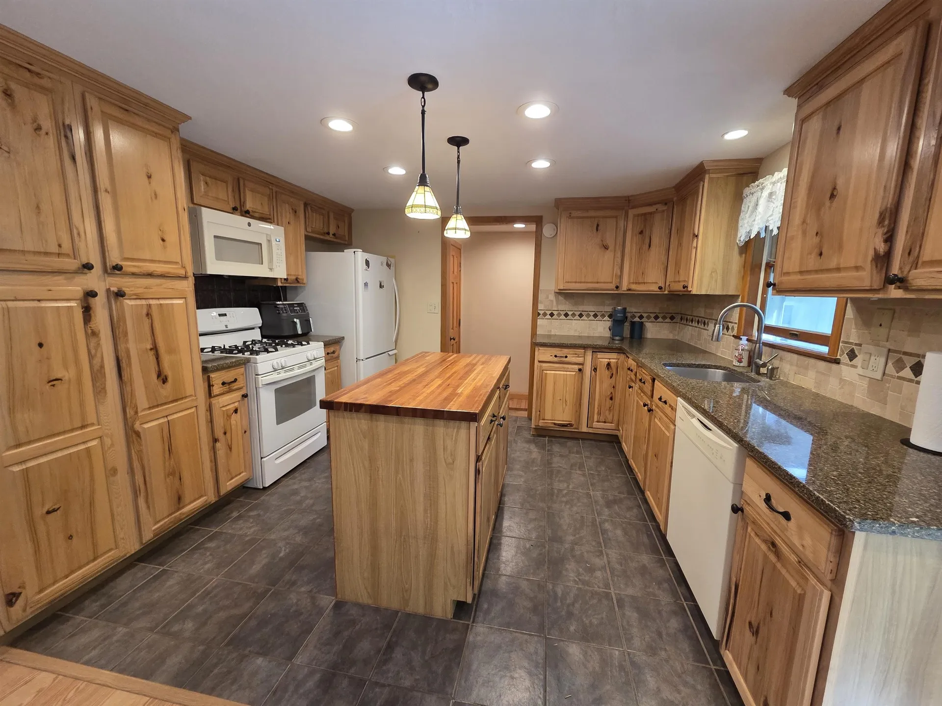 17 Kolbe Lane Enfield NH 03748