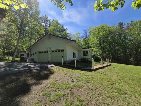 17 Kolbe Lane Enfield NH 03748