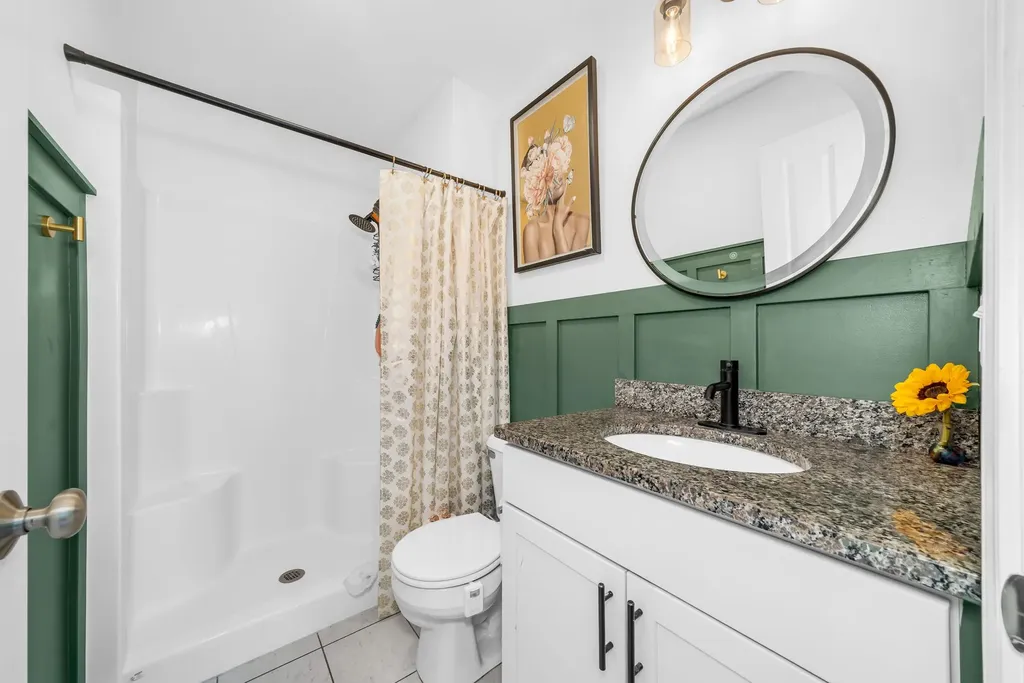 1 Kinsley Drive Newton NH 03858