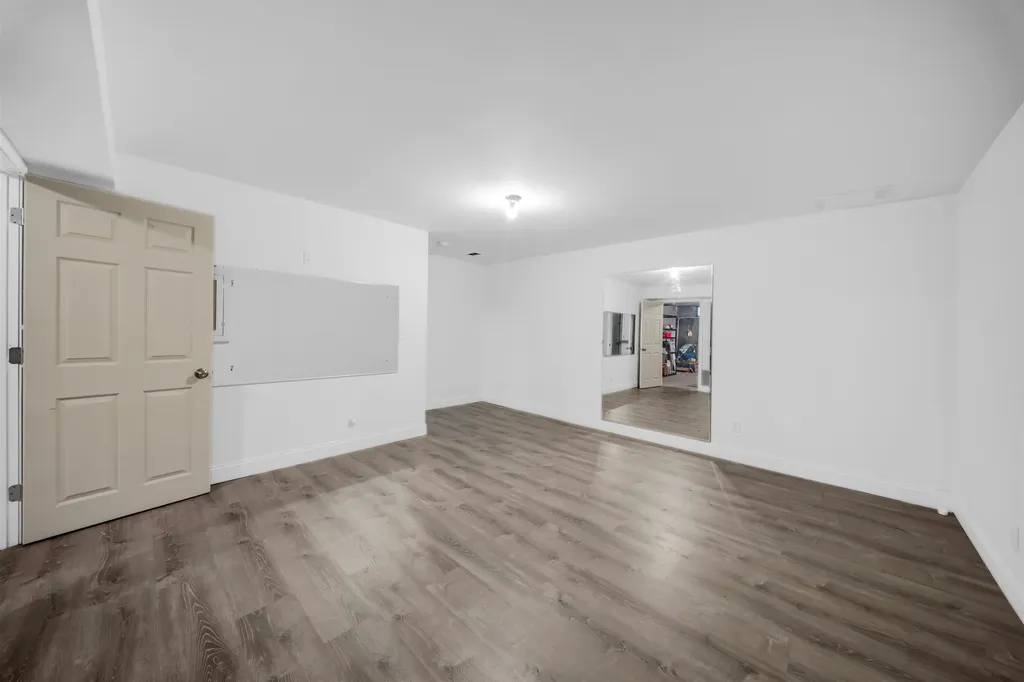 1 Kinsley Drive Newton NH 03858