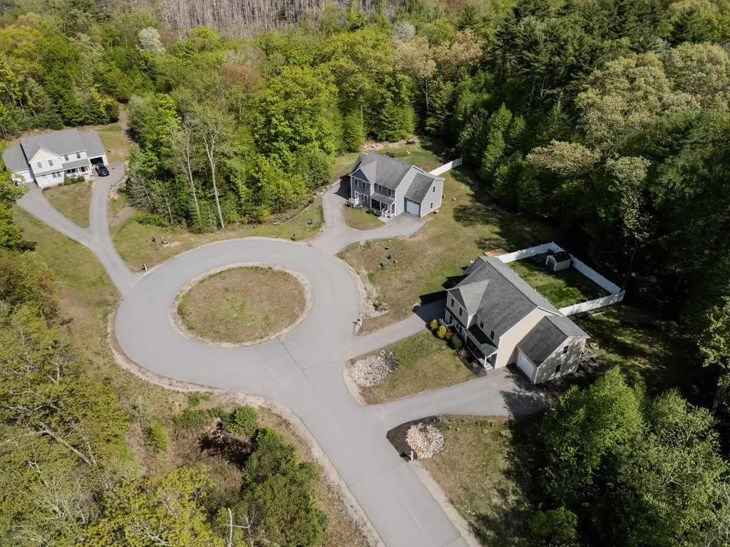 1 Kinsley Drive Newton NH 03858
