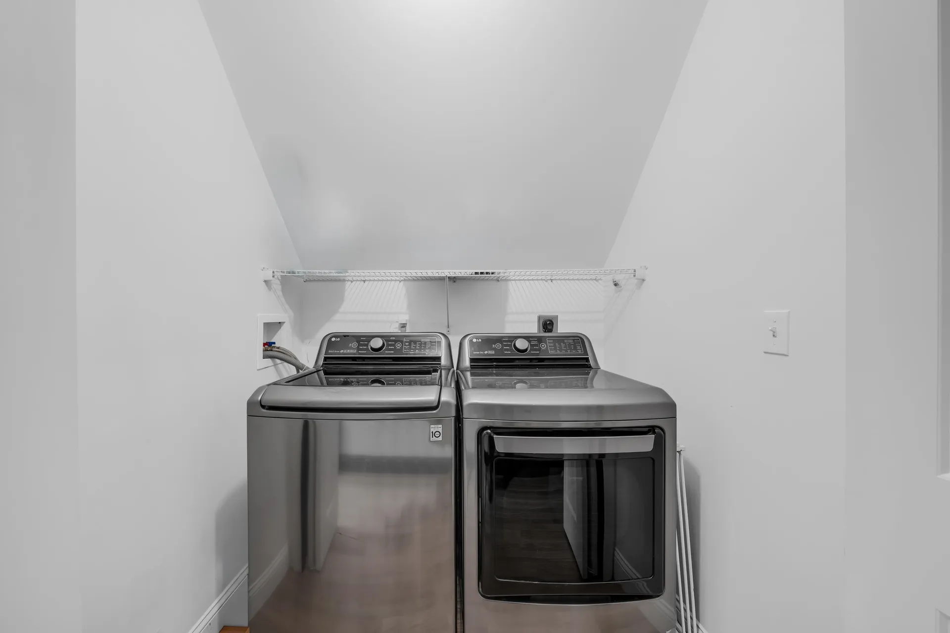 1 Kinsley Drive Newton NH 03858