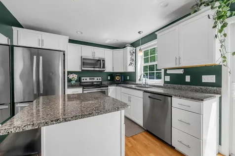 1 Kinsley Drive Newton NH 03858