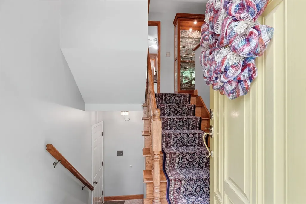 40 Sherwood Circle Salem NH 03079