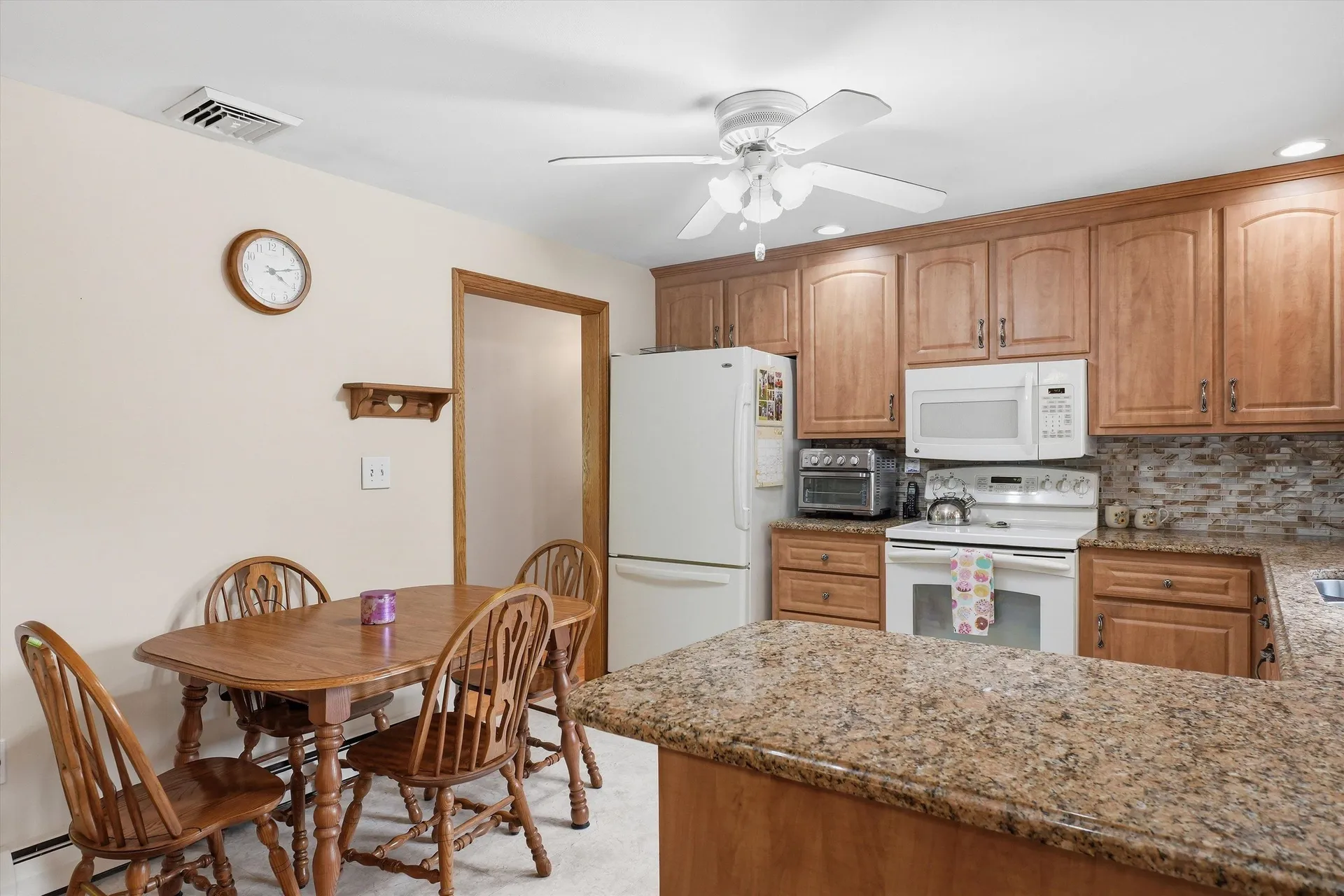 40 Sherwood Circle Salem NH 03079