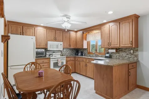 40 Sherwood Circle Salem NH 03079