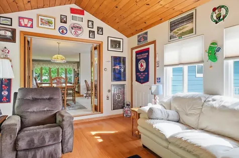 40 Sherwood Circle Salem NH 03079