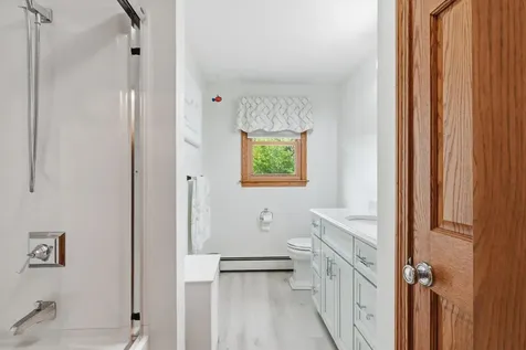 40 Sherwood Circle Salem NH 03079