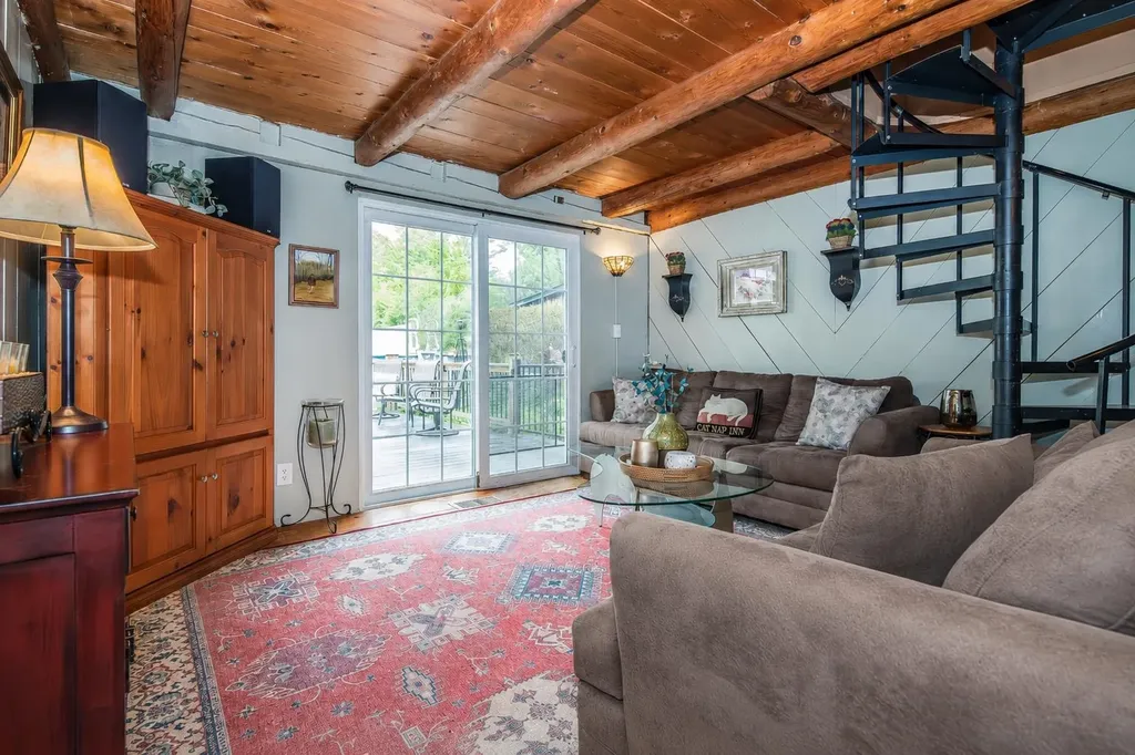 3222 Route 7 Pittsford VT 05763
