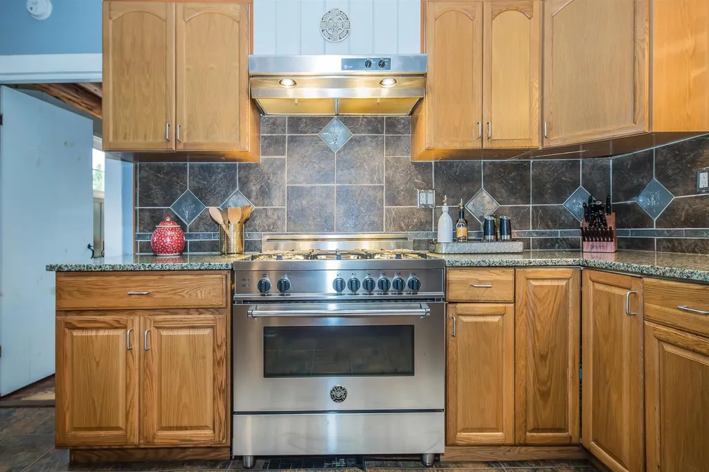 3222 Route 7 Pittsford VT 05763