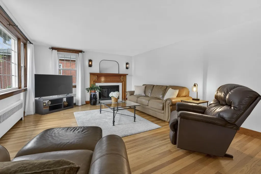 12 Burnett Street Nashua NH 03060