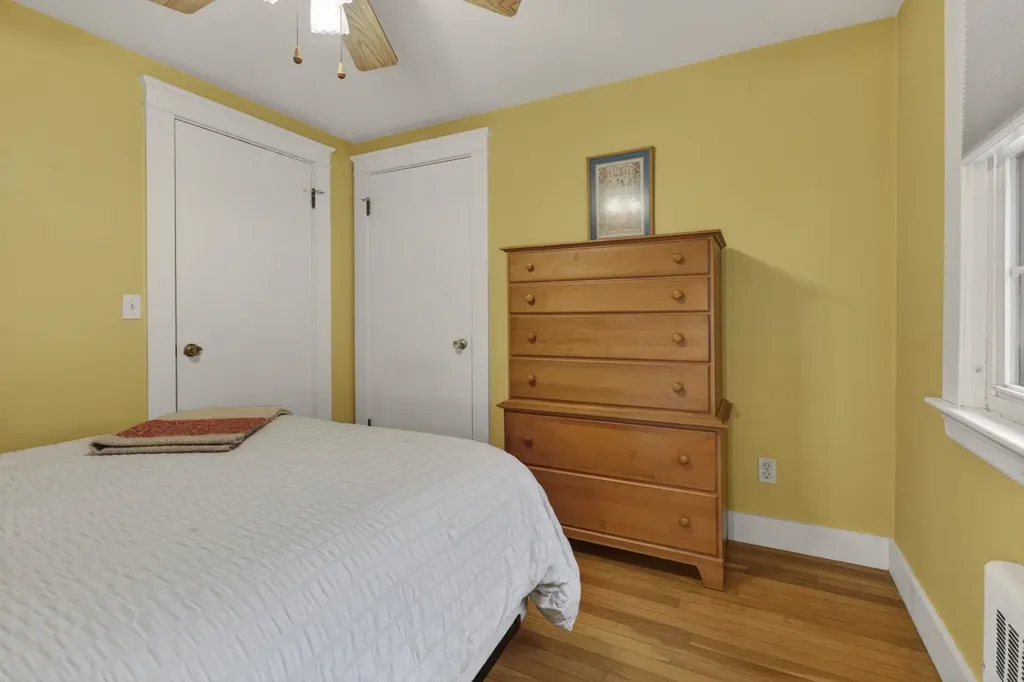 12 Burnett Street Nashua NH 03060