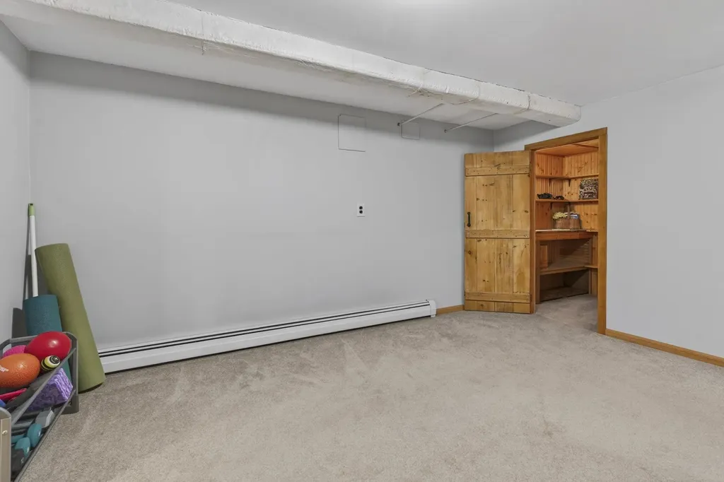 12 Burnett Street Nashua NH 03060
