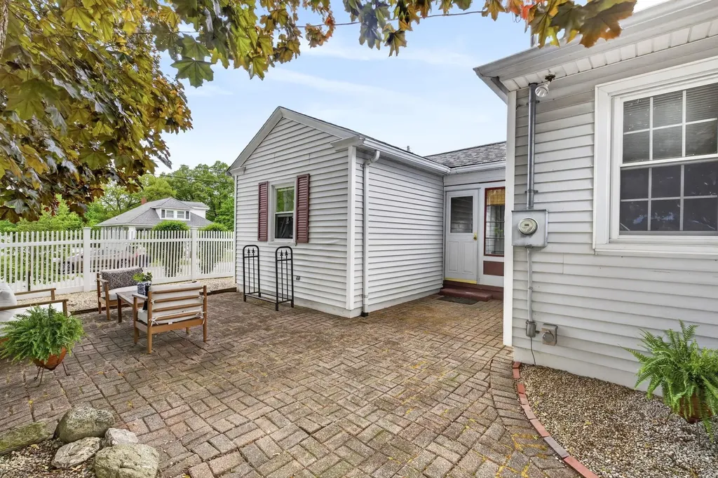 12 Burnett Street Nashua NH 03060
