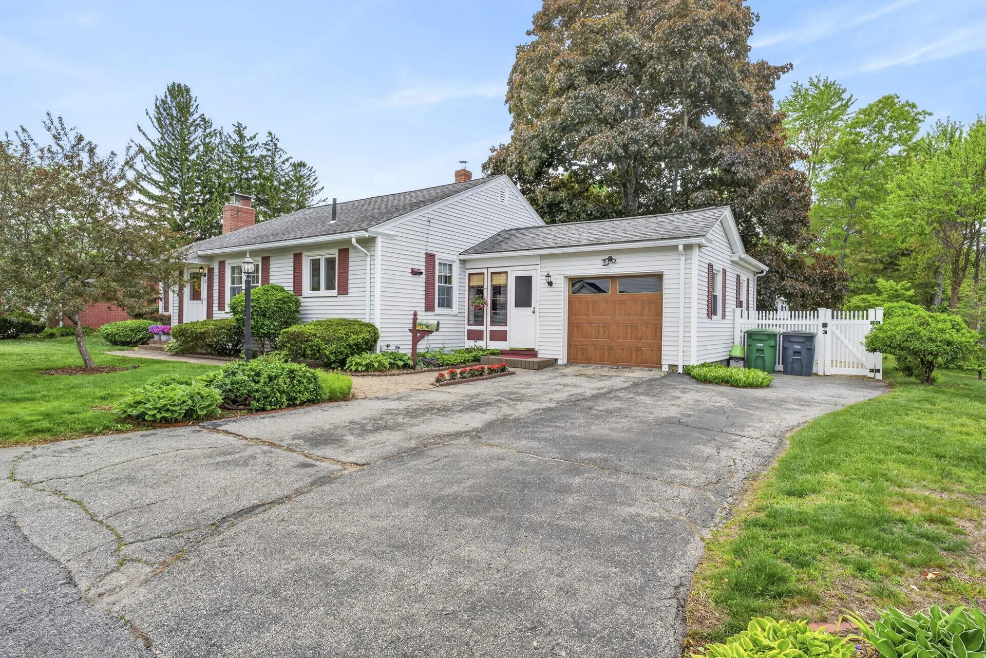 12 Burnett Street Nashua NH 03060