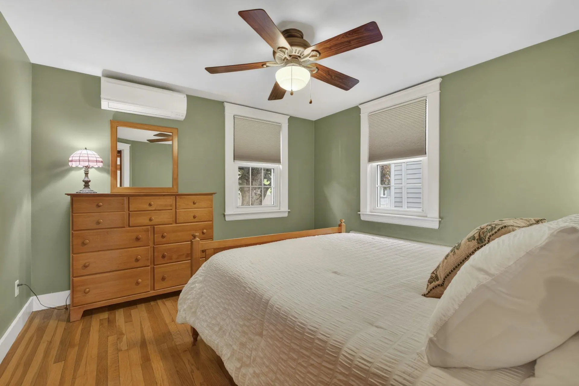 12 Burnett Street Nashua NH 03060