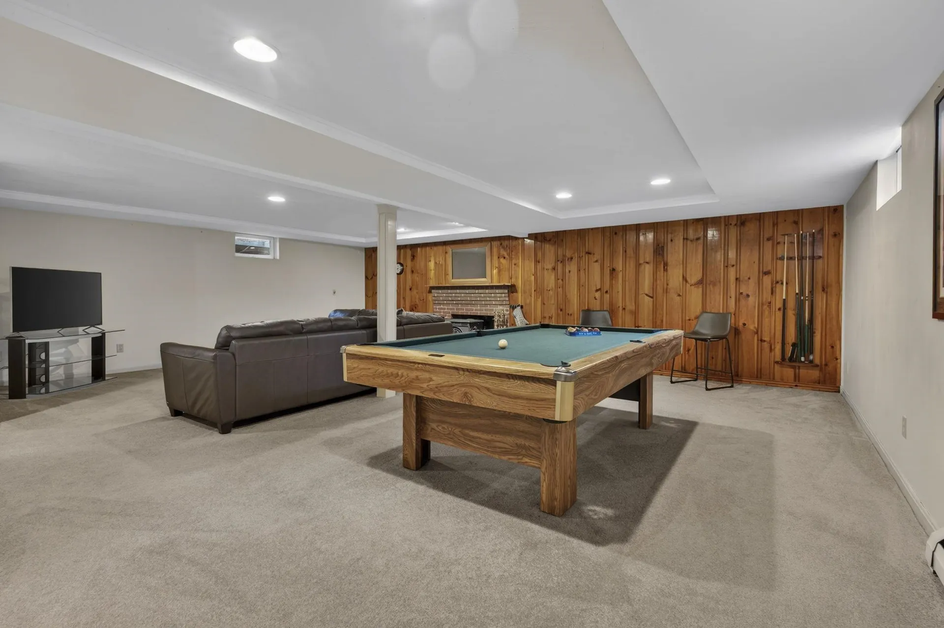 12 Burnett Street Nashua NH 03060