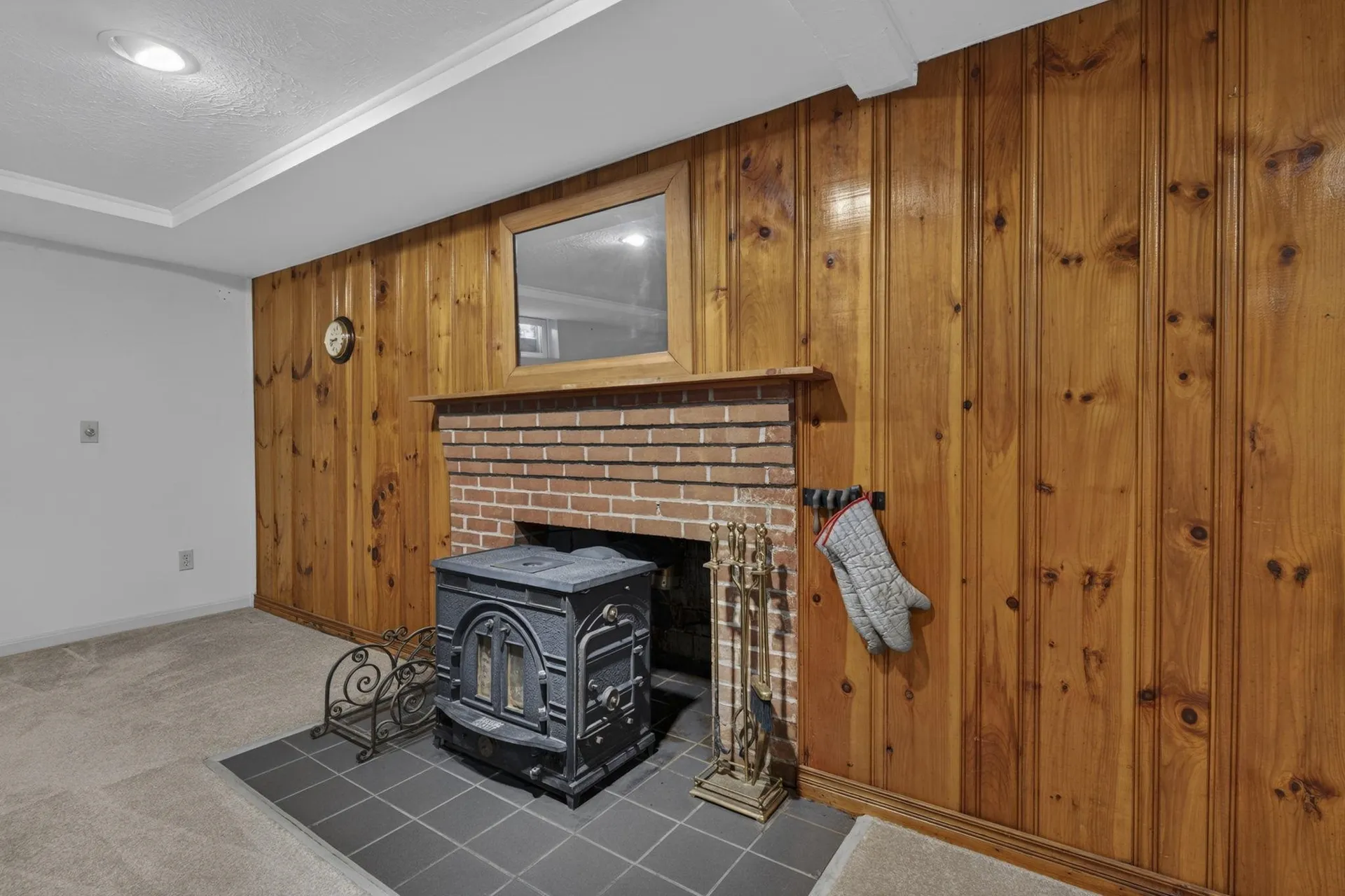 12 Burnett Street Nashua NH 03060