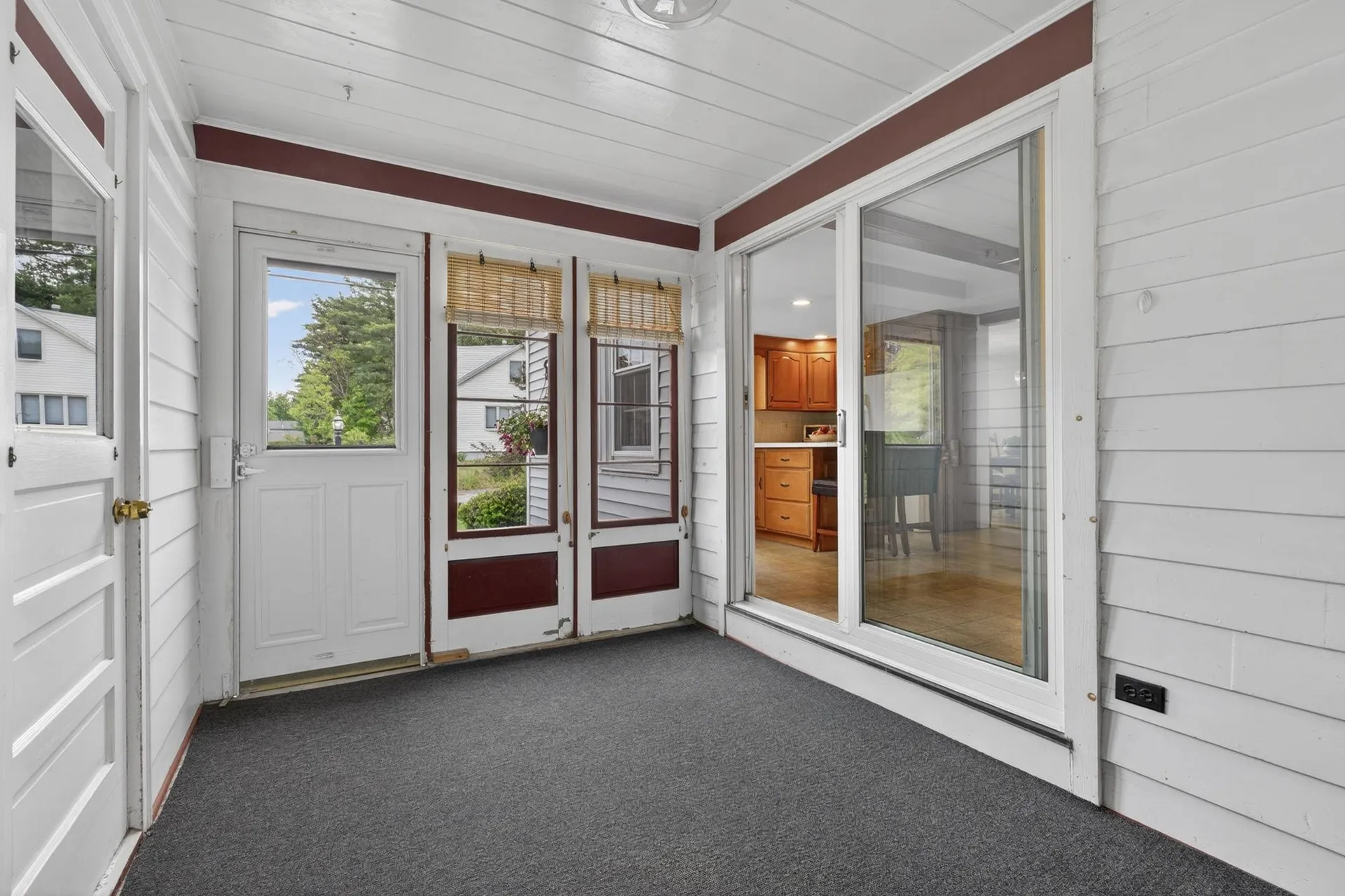 12 Burnett Street Nashua NH 03060