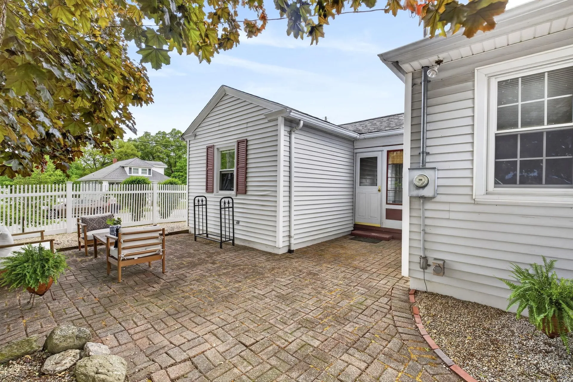 12 Burnett Street Nashua NH 03060