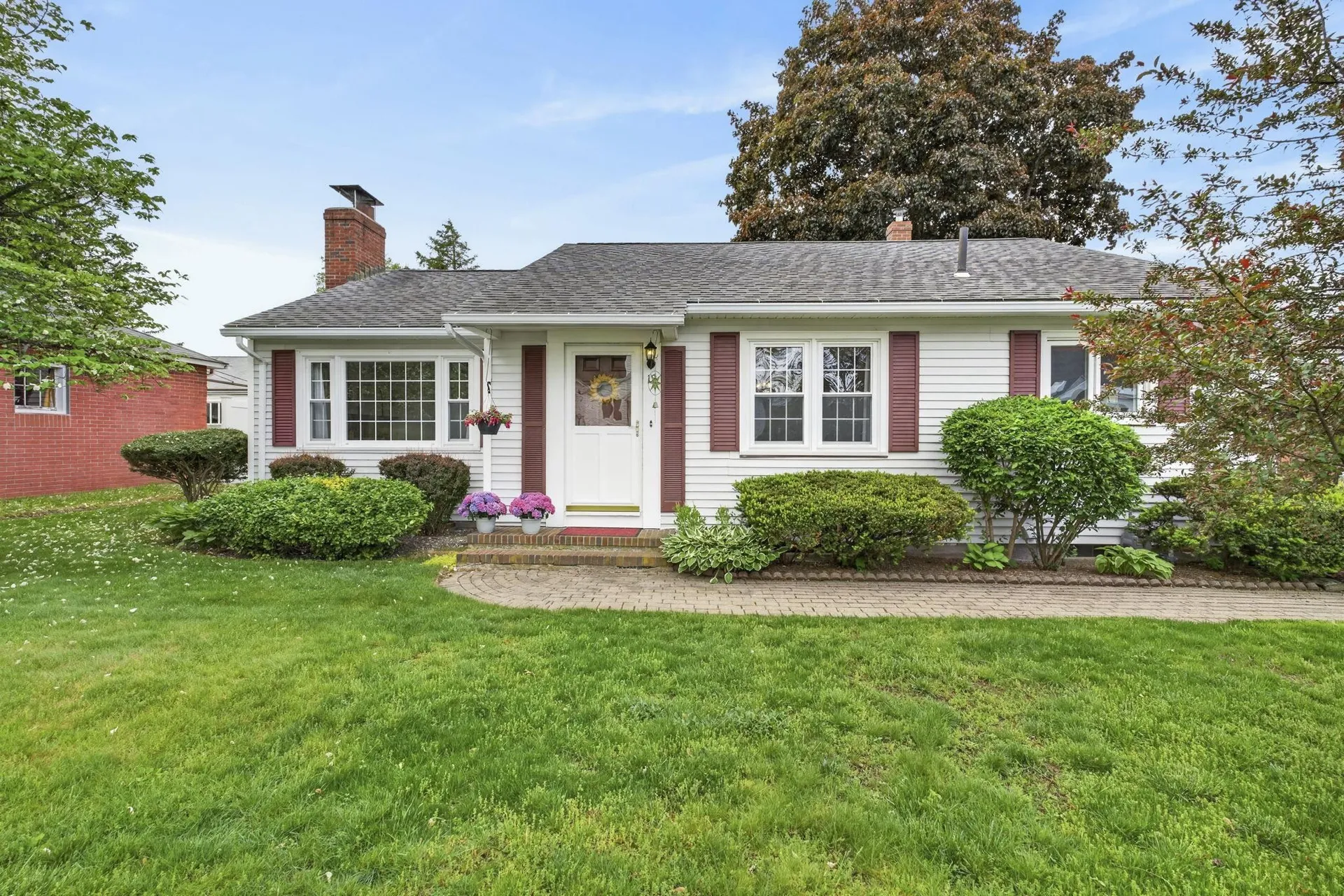 12 Burnett Street Nashua NH 03060