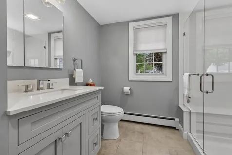 12 Burnett Street Nashua NH 03060