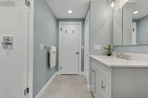 12 Burnett Street Nashua NH 03060
