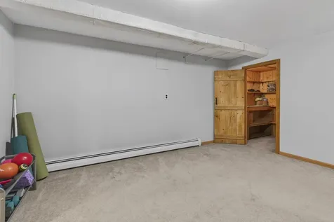 12 Burnett Street Nashua NH 03060