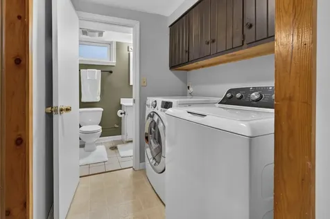 12 Burnett Street Nashua NH 03060