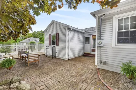 12 Burnett Street Nashua NH 03060
