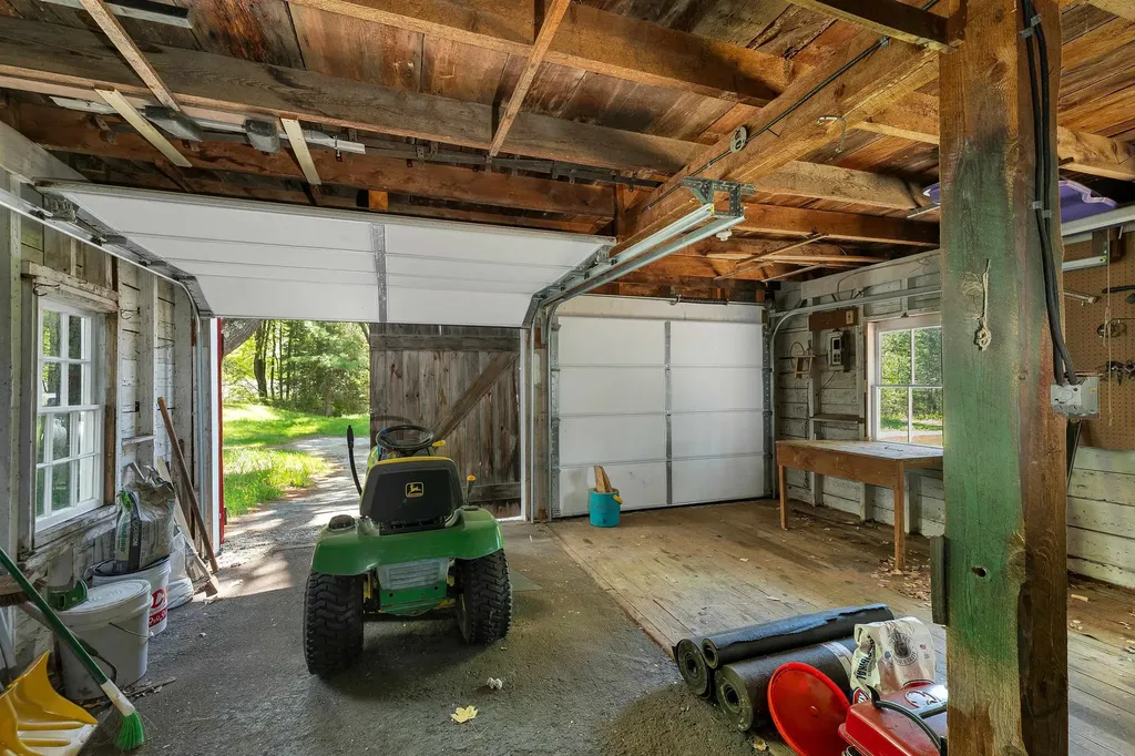 521 Governor Wentworth Highway Tuftonboro NH 03850