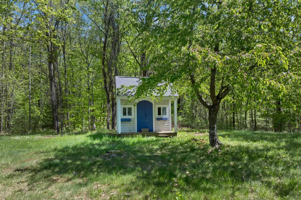 521 Governor Wentworth Highway Tuftonboro NH 03850