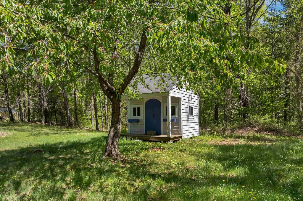521 Governor Wentworth Highway Tuftonboro NH 03850
