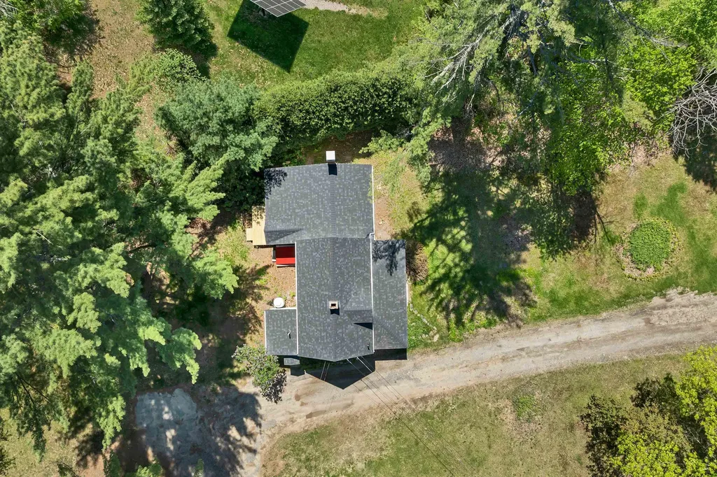 521 Governor Wentworth Highway Tuftonboro NH 03850