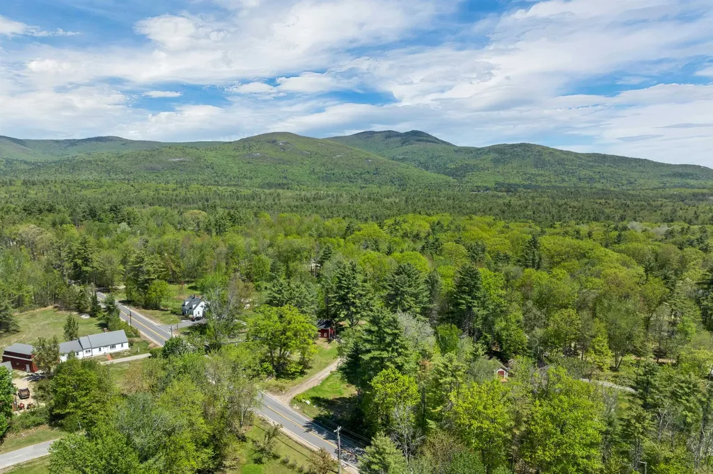 521 Governor Wentworth Highway Tuftonboro NH 03850