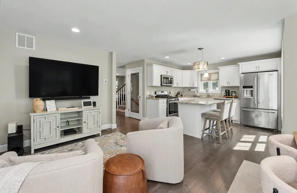 165 Shore Drive Nashua NH 03062