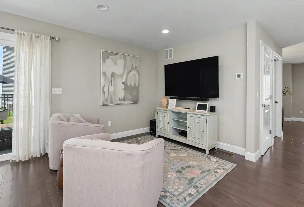 165 Shore Drive Nashua NH 03062
